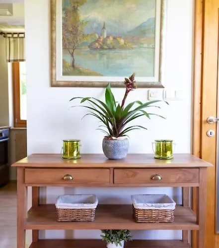 別荘 Private Getaway ブレッド